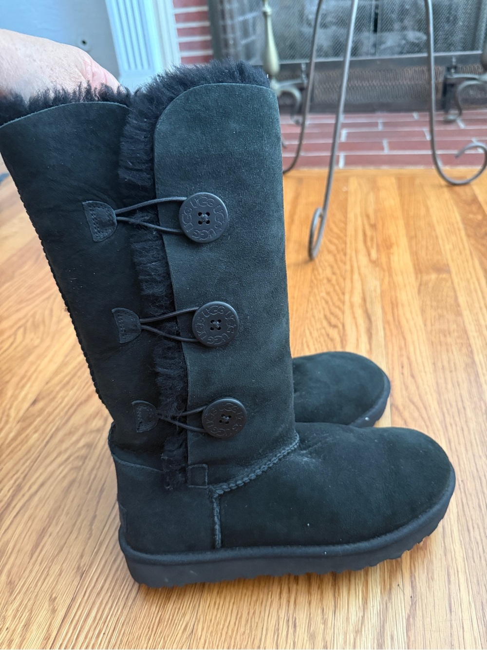UGG black Bailey three button boots 8 - Picture 4 of 9